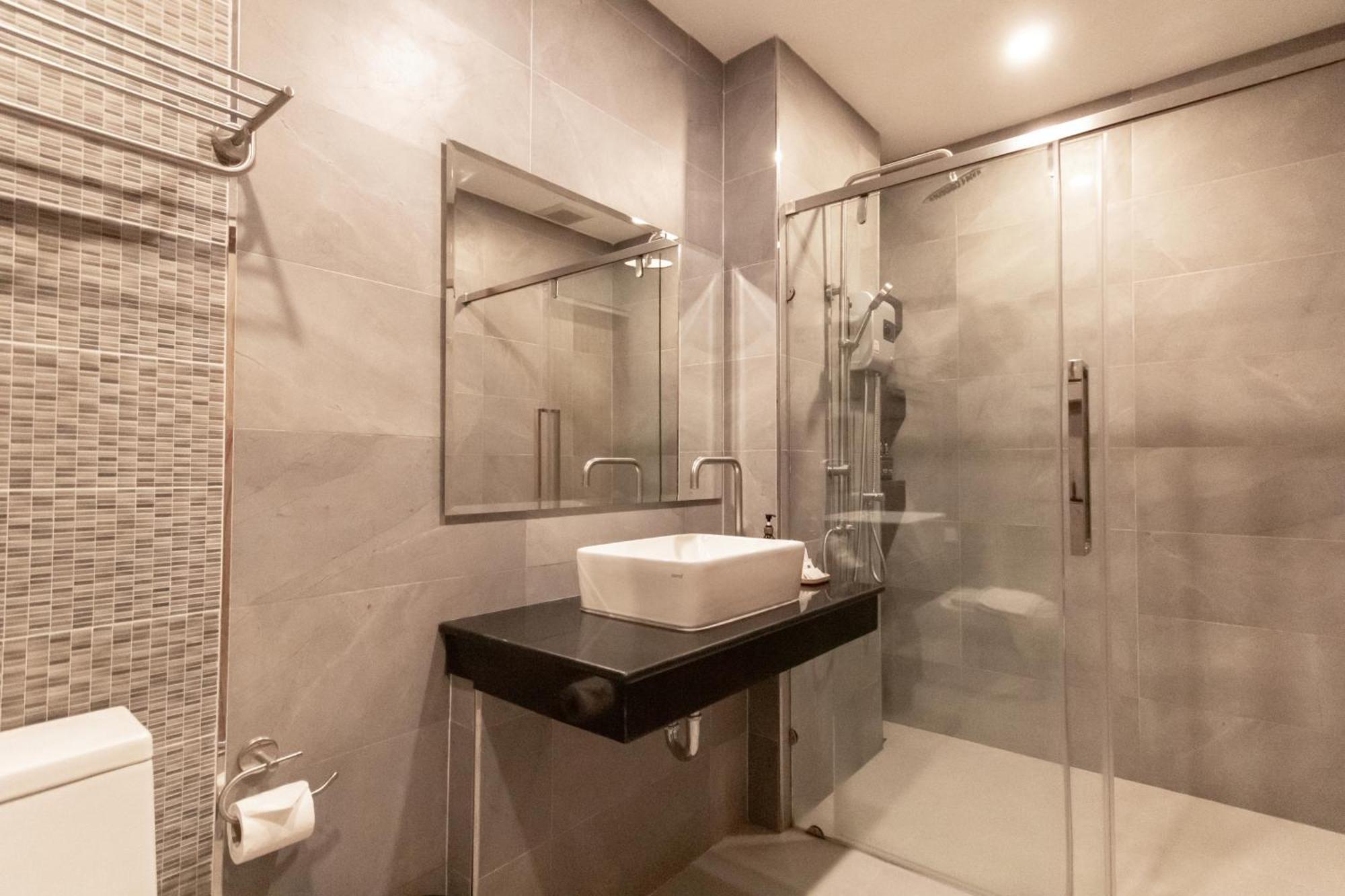 Ananzitra Hotel Kanchanaburi City Exterior photo